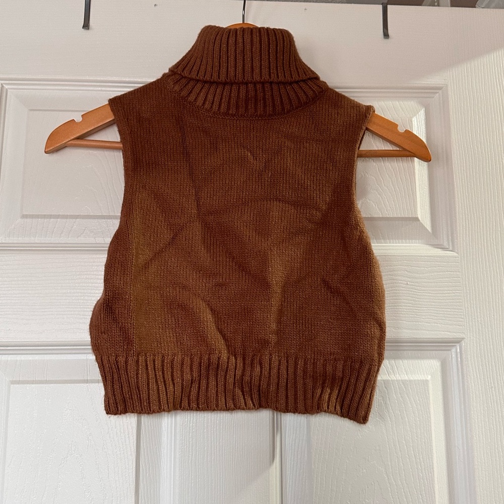 Garage sleeveless cropped turtle neck